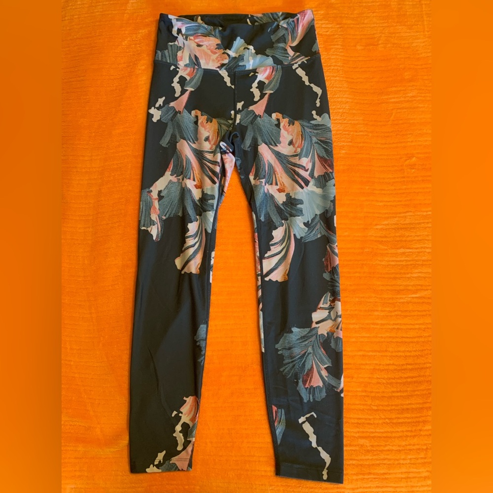 Yoga Workout Floral Gray Pink Leggings Size Small EC